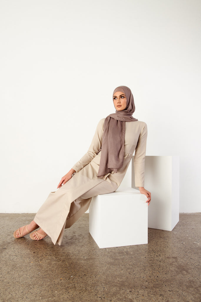 Demure Dress in Linen - SOFINAS