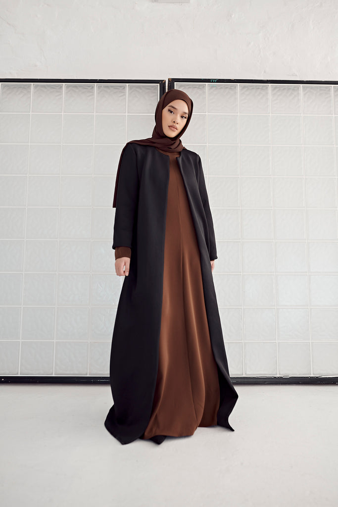 SIGNATURE BELTED OPEN ABAYA - SOFINAS